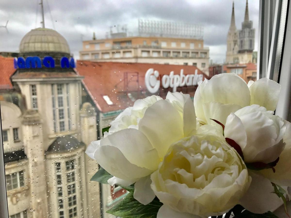 Studio Apartment With A View Of Ban Jelacic Square Zagreb Extérieur photo