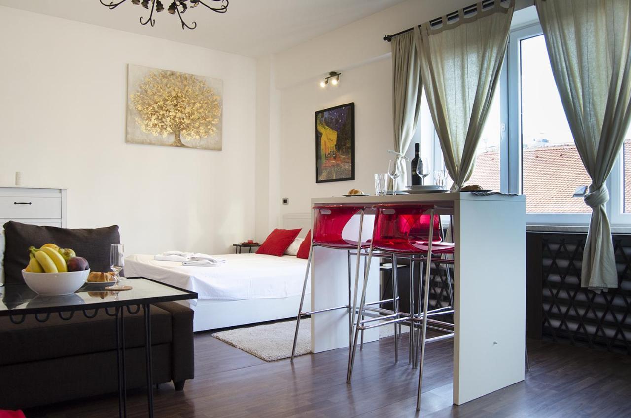 Studio Apartment With A View Of Ban Jelacic Square Zagreb Extérieur photo