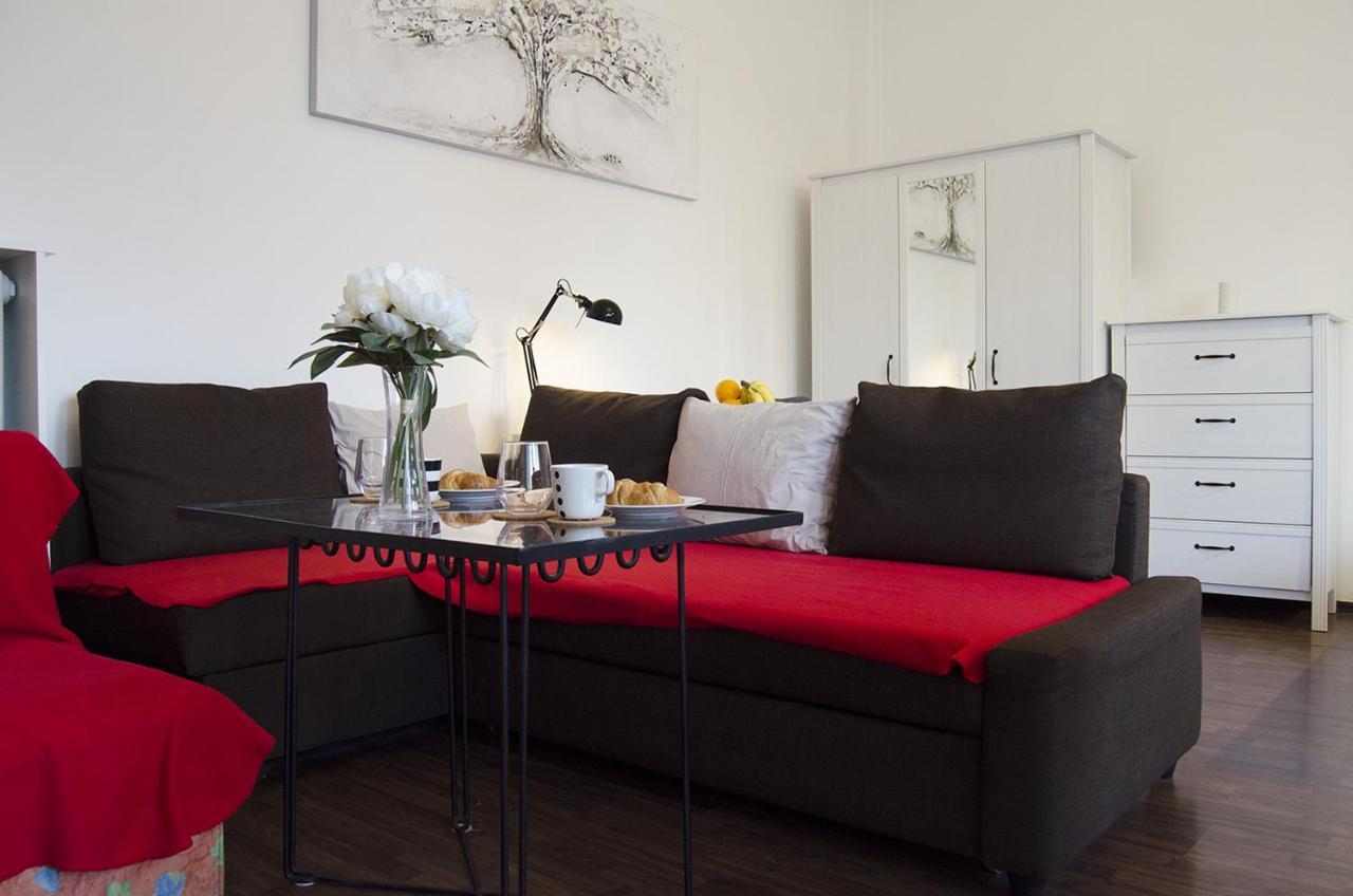 Studio Apartment With A View Of Ban Jelacic Square Zagreb Extérieur photo