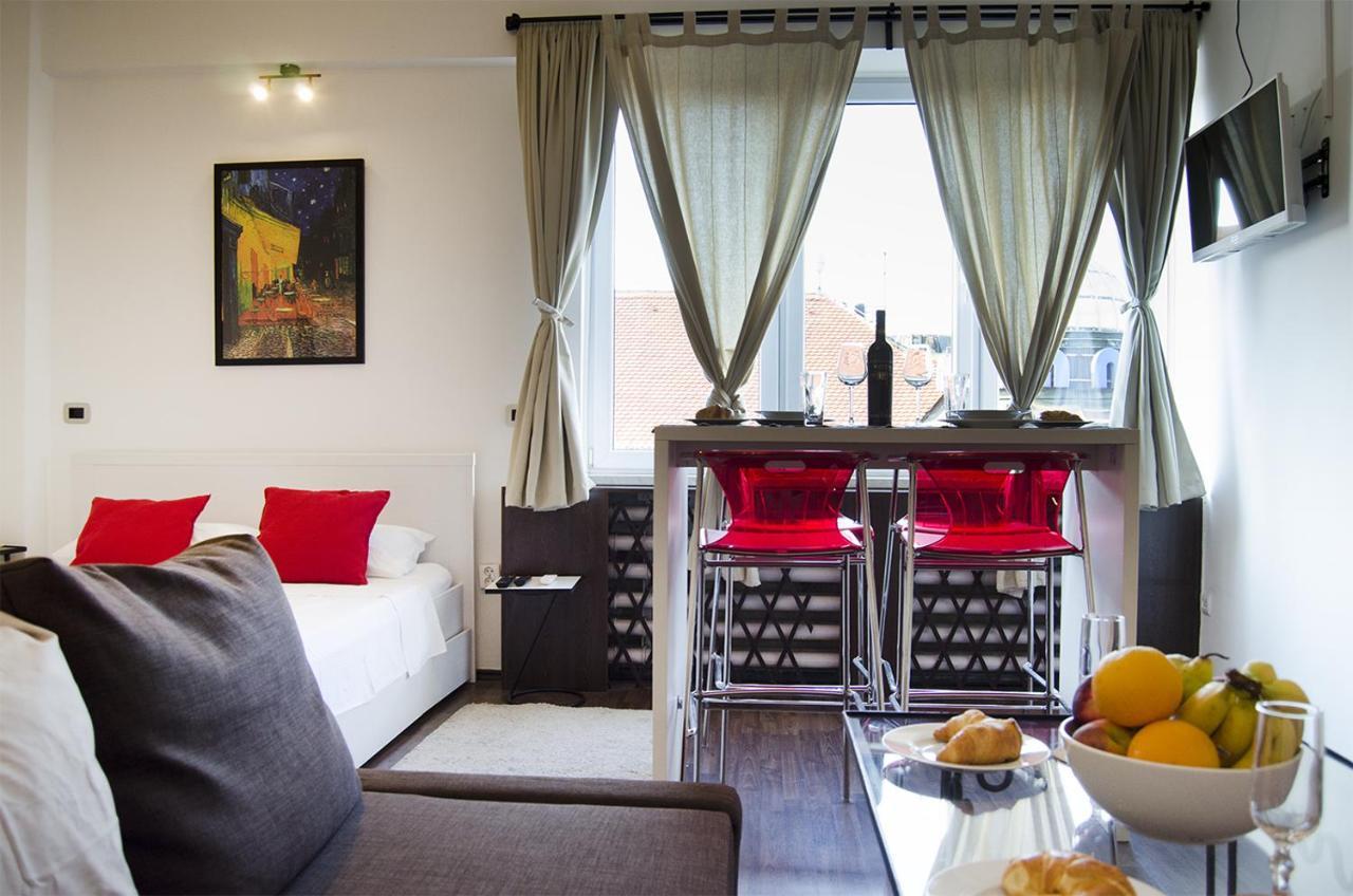 Studio Apartment With A View Of Ban Jelacic Square Zagreb Extérieur photo