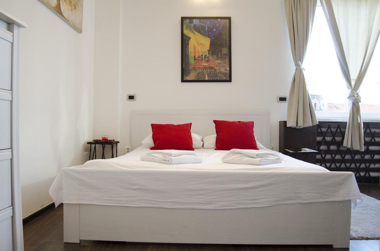 Studio Apartment With A View Of Ban Jelacic Square Zagreb Extérieur photo
