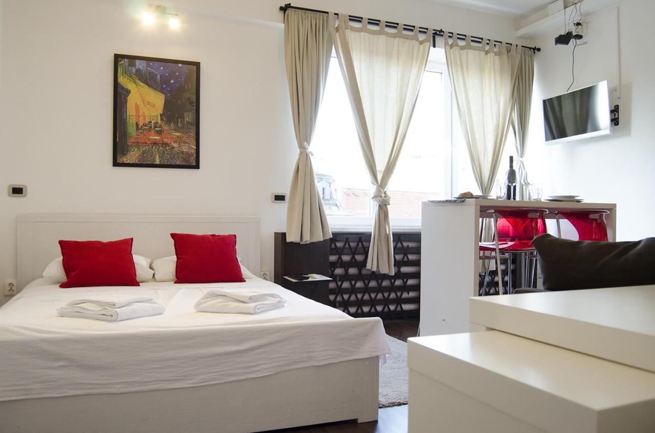 Studio Apartment With A View Of Ban Jelacic Square Zagreb Extérieur photo
